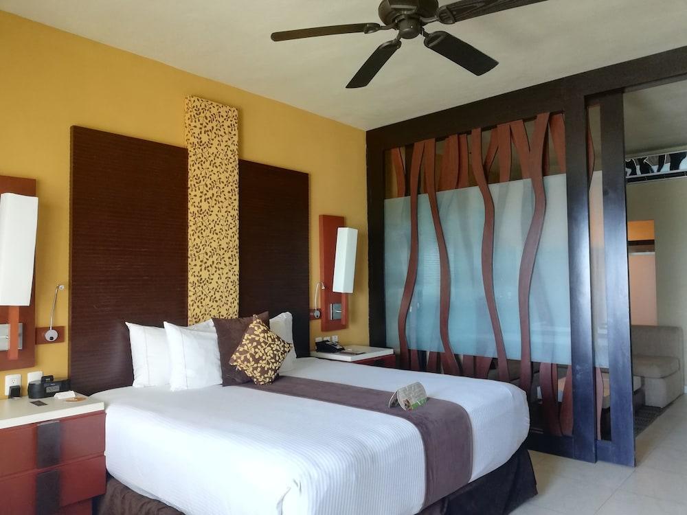 Generations Riviera Maya Family Resort Catamaran, Water Park & More Inclusive Пуэрто-Морелос Экстерьер фото